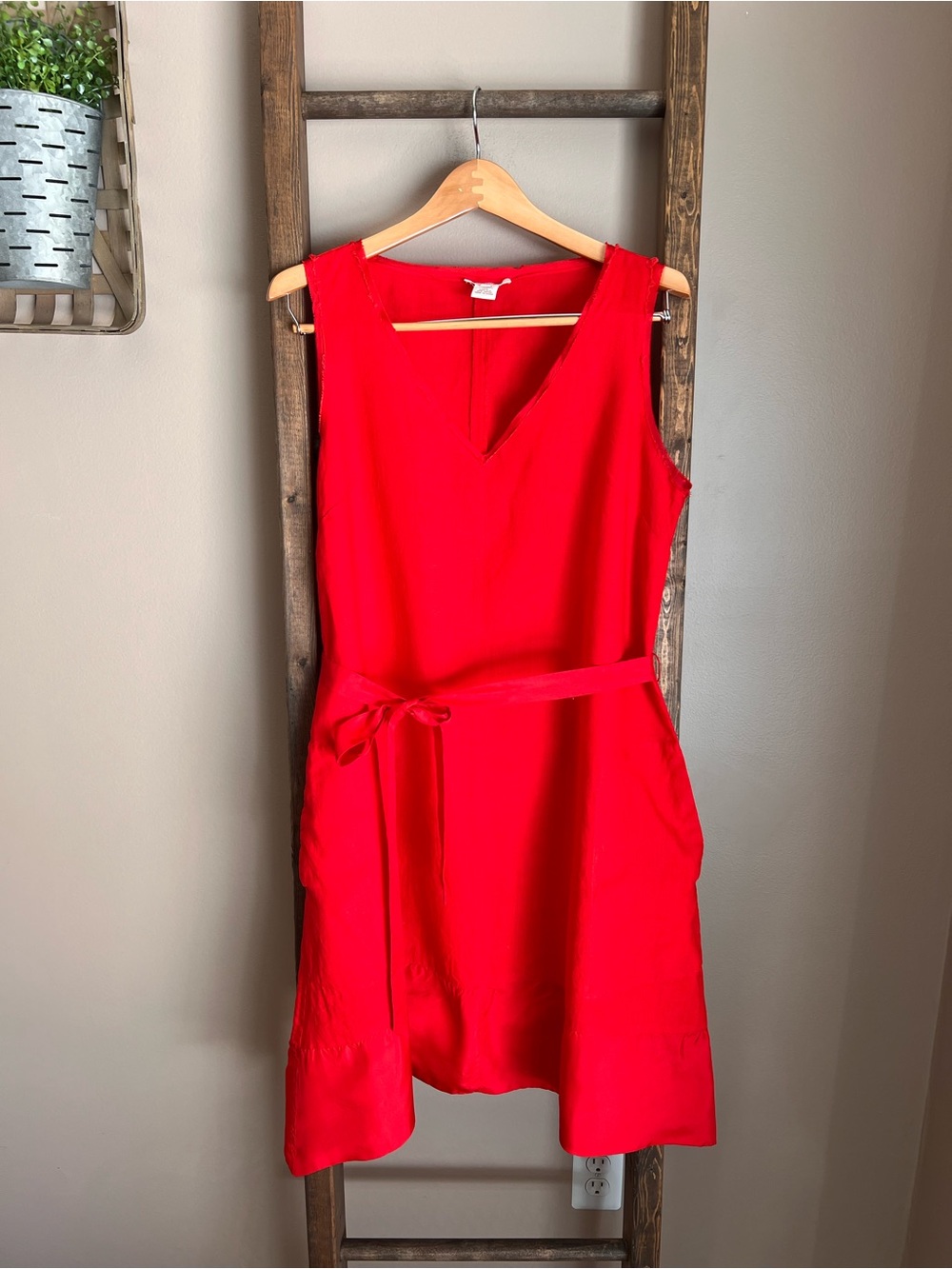 Sundance Linen and Silk Sleeveless Red Belted Shift Dress